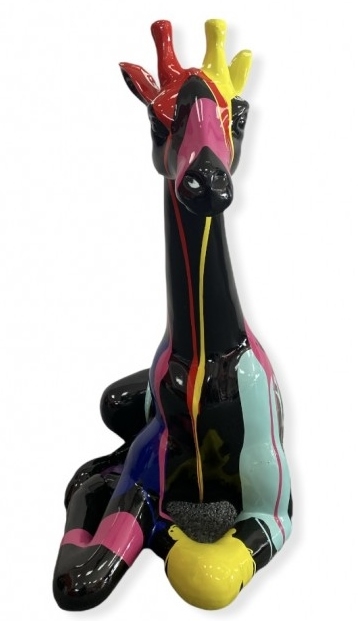 GIRAFE ASSISE EN RESINE 85 CM TRASH NOIR