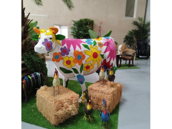 VACHE A FLEURS EN RESINE L 225CM