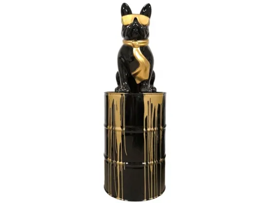 STATUE BOULEDOGUE FRANÇAIS EN RESINE ASSIS LUNETTES/CRAVATE OR-NOIR 80 CM SUR BIDON