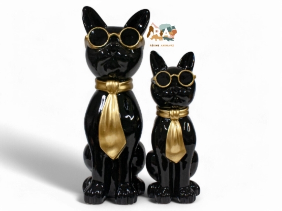 CHAT EN RESINE LUNETTES ET CRAVATE NOIR / OR 60 CM