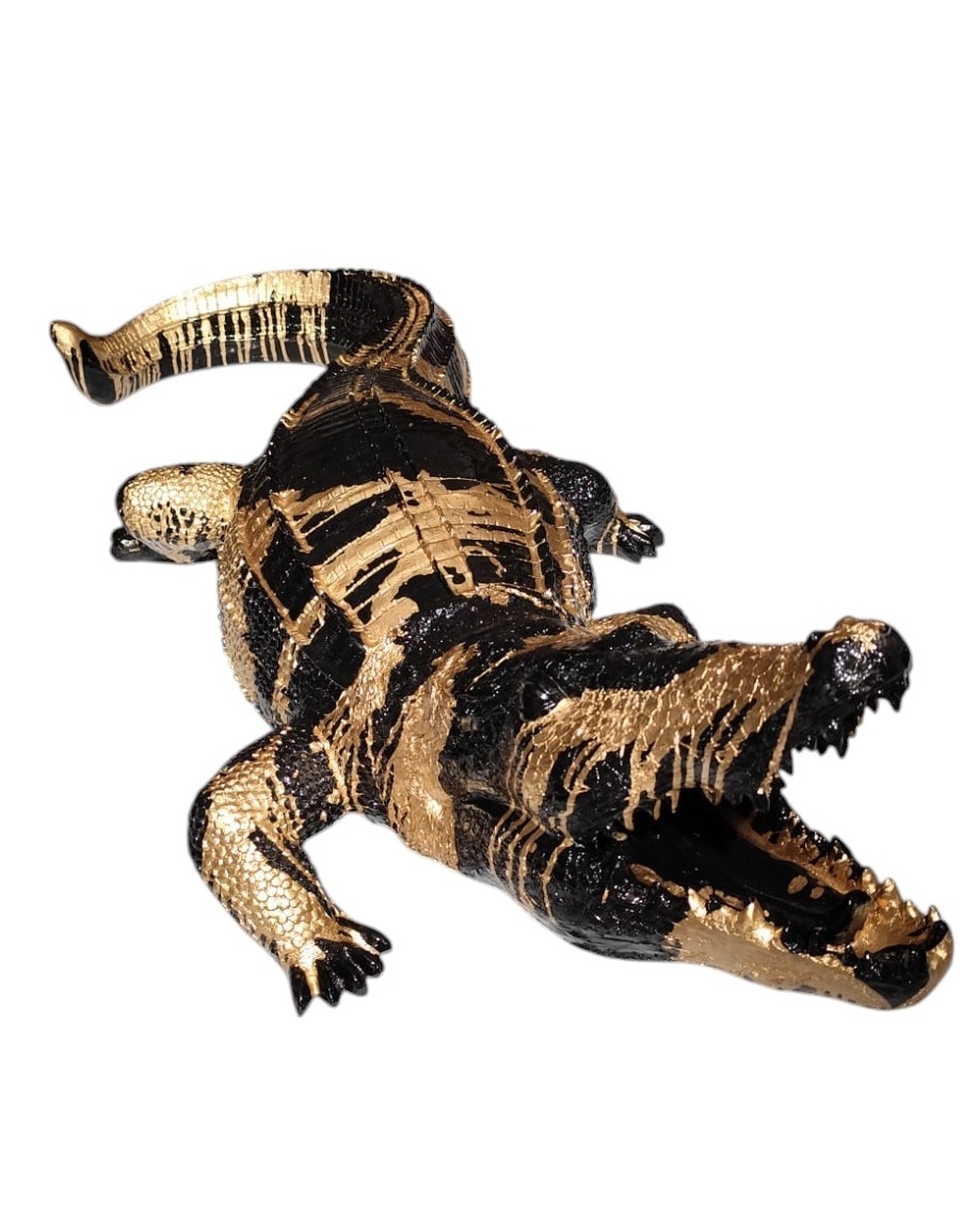 STATUE CROCODILE EN RESINE 150 CM TRASH NOIR/OR