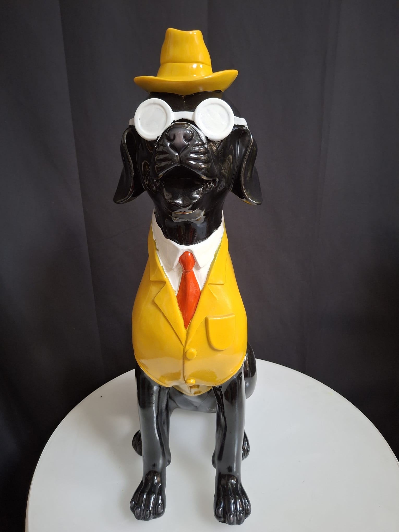 CHIEN LUNETTES CHAPEAU EN RESINE