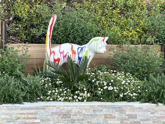 STATUE CHAT EN RESINE HT 105 CM BLANC MULTICOLORE