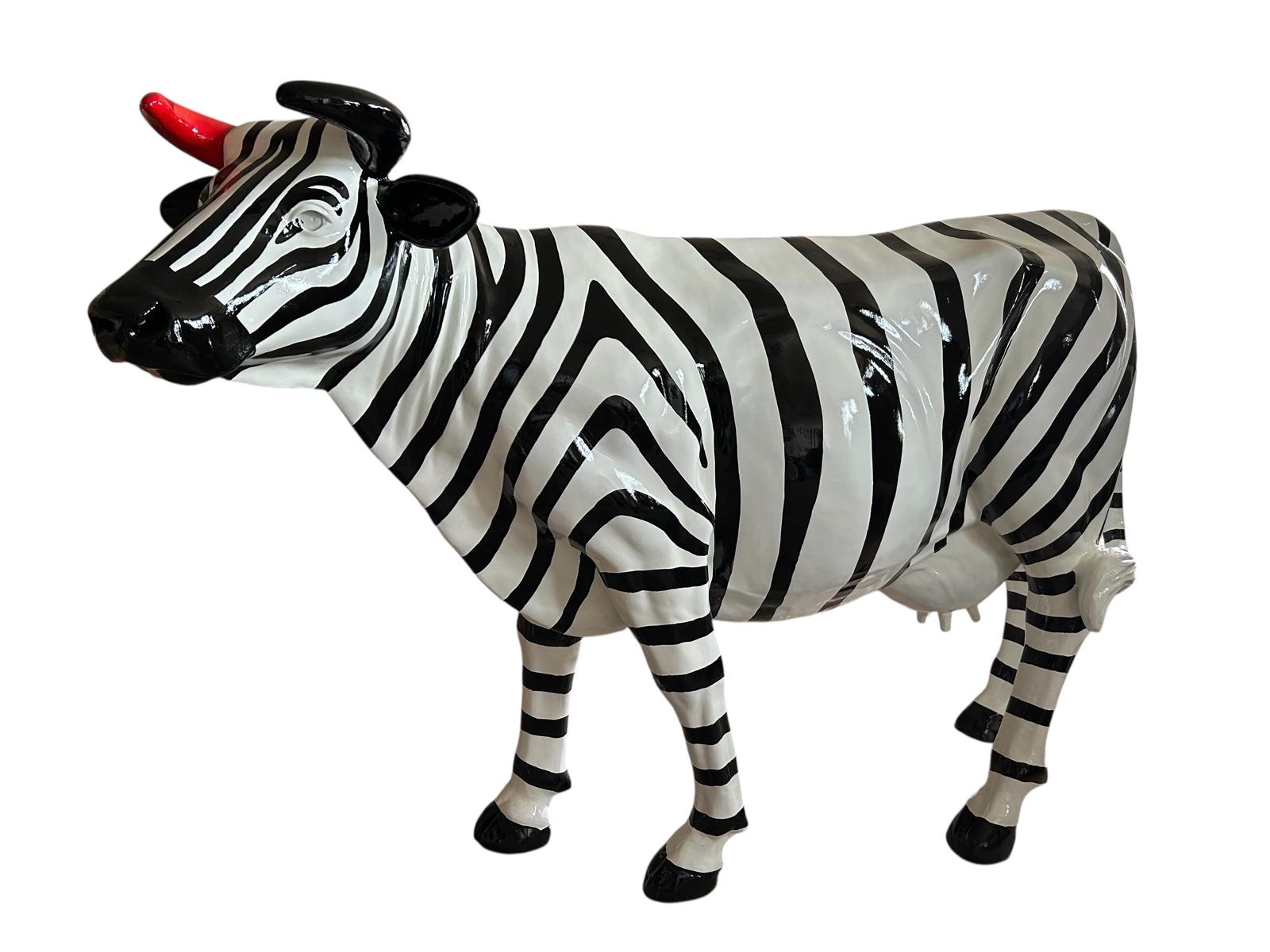 VACHE EN RESINE ZEBRE 225CM