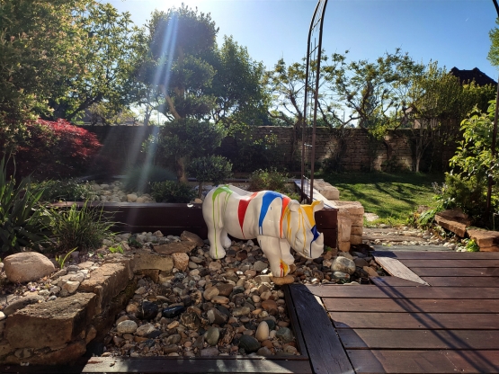 STATUE RHINOCEROS EN RESINE 100 CM BLANC TRASH