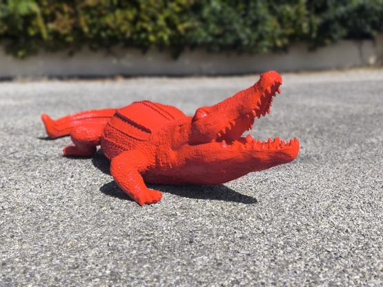 STATUE CROCODILE EN RESINE 150 CM ROUGE
