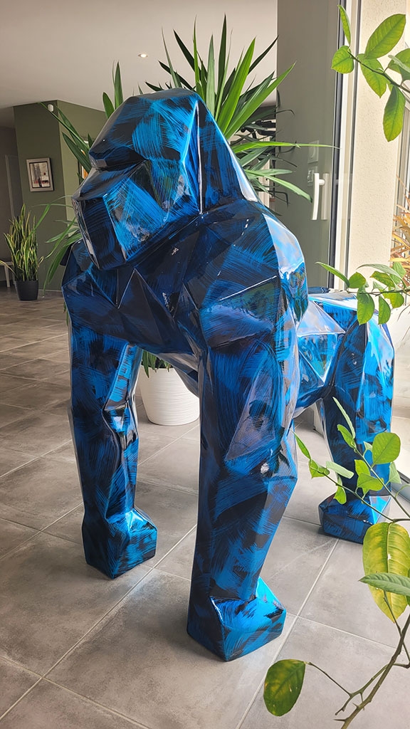 GORILLE ORIGAMI EN RESINE BLEU PATINÉ 135 CM